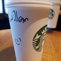 Снимок сделан в Starbucks пользователем Willem v. 4/13/2019