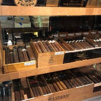 Photo taken at Up Down Cigar by Sħɑđɨ ɑŀǤhɑmđɨ ♪ ♚ ⁸⁰ ♍ on 6/7/2019