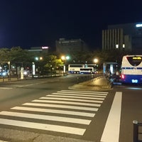 Photo taken at 新木場駅バス停 by twteruya/ハルカっち(春賀) on 9/2/2017