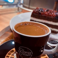 Photo taken at Gloria Jean&amp;#39;s Coffees by SaDeMMM ☔. on 5/11/2023