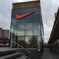 nike outlet hackney