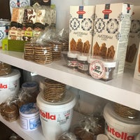 Photo taken at Ice Bakery by Nutella by Rose C. on 4/21/2018