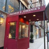 Foto diambil di Frankie &amp;amp; Johnnie&amp;#39;s Restaurant oleh David pada 3/14/2024