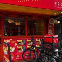 6/18/2023 tarihinde Davidziyaretçi tarafından Lucky&amp;#39;s Famous Burgers'de çekilen fotoğraf