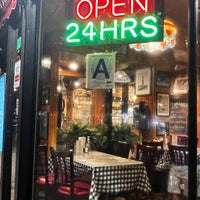 Foto tirada no(a) Chelsea Square Restaurant por David em 6/29/2023
