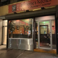 Foto tirada no(a) Home&amp;#39;s Kitchen por David em 8/27/2019