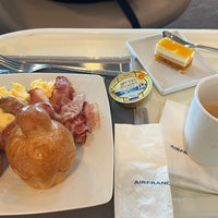 Photo taken at Air France Lounge – Le Parc by David on 8/24/2023