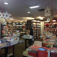 Photo taken at Waterstones by Analucia R. on 11/26/2016