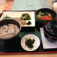 Photo taken at ジョナサン 菊名駅前店 by Aida T. on 10/23/2012