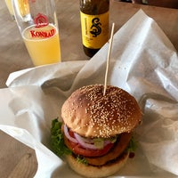Foto tirada no(a) Burger Ltd por Inal M. em 7/7/2017