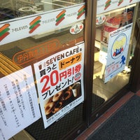 Photo taken at 7-Eleven by じょーじあ on 9/19/2015