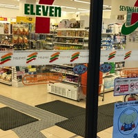 Photo taken at 7-Eleven by じょーじあ on 9/27/2017
