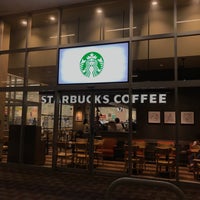 Photo taken at Starbucks by じょーじあ on 8/16/2018