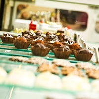 Снимок сделан в Jus&amp;#39;Trufs Chocolate Shop and Cafe пользователем Jus&amp;#39;Trufs Chocolate Shop and Cafe 12/9/2013