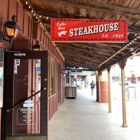 รูปภาพถ่ายที่ Riscky&amp;#39;s Steakhouse โดย Airanthi W. เมื่อ 5/13/2024