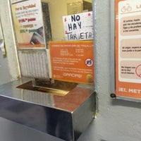 Photo taken at Metro Normal (Línea 2) by Edwin Aaron N. on 8/26/2018