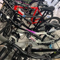 รูปภาพถ่ายที่ Vivo Bikes โดย Alejandro S. เมื่อ 7/16/2020