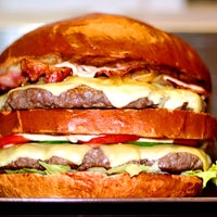 12/10/2013 tarihinde Burger Houseziyaretçi tarafından Burger House'de çekilen fotoğraf