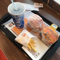 Photo taken at Burger King by A Mi Estilo on 6/2/2018