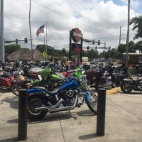 Снимок сделан в Jim&amp;#39;s Harley-Davidson of St. Petersburg пользователем Pamela J. 4/7/2018