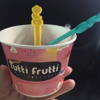 Photo taken at Tutti Frutti Frozen Yogurt by Валентина С. on 7/11/2016