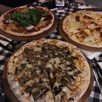 6/3/2016 tarihinde Zeynep B.ziyaretçi tarafından Double Zero Pizzeria'de çekilen fotoğraf