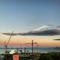 Foto tirada no(a) Le Chat por Manuel M. em 2/24/2013