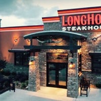 Photo taken at LongHorn Steakhouse by Abdul on 4/14/2017