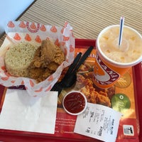 Photo taken at Popeyes Louisiana Kitchen by Kevin M. on 6/1/2017