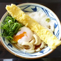 Photo taken at 丸亀製麺 ららぽーと横浜店 by ミカ on 4/17/2015