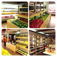 รูปภาพถ่ายที่ Apricot Fruit Store โดย Apricot Fruit Store เมื่อ 12/12/2013