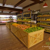 รูปภาพถ่ายที่ Apricot Fruit Store โดย Apricot Fruit Store เมื่อ 12/12/2013