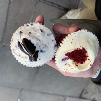 Photo taken at The Hummingbird Bakery by Xenia N. on 11/6/2023