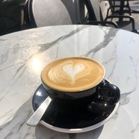 10/11/2021 tarihinde Olga W.ziyaretçi tarafından cebe COFFEE ROASTERS'de çekilen fotoğraf