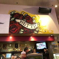 Foto tomada en Betty&amp;#39;s Eat Inn  por Tony G. el 7/5/2018