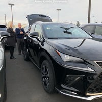 รูปภาพถ่ายที่ Lexus of Sacramento โดย Tony G. เมื่อ 1/15/2018