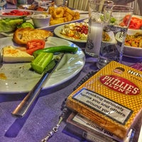 Das Foto wurde bei Mavraki Balık Restaurant von ⚜️D.Baran S. am 3/14/2017 aufgenommen