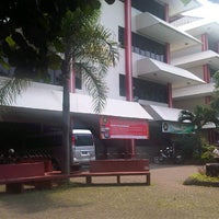 Photo taken at Fakultas Hukum Universitas Pancasila by Rangga K. on 8/1/2013