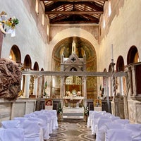 Photo taken at Basilica di Santa Maria in Cosmedin by Pianopia P. on 4/23/2022