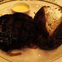 Foto scattata a EB Green&amp;#39;s Steakhouse da Kimmie B. il 2/10/2014