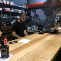 4/11/2018에 Alessandro B.님이 Balagan Vape Bar에서 찍은 사진