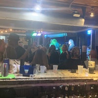 Foto diambil di Woody&#39;s River Roo Pub &amp; Grill oleh Dan pada 8/27/2022