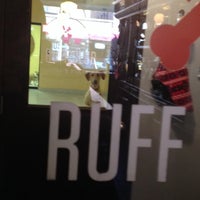12/28/2013 tarihinde Arielle C.ziyaretçi tarafından Ruff Club'de çekilen fotoğraf