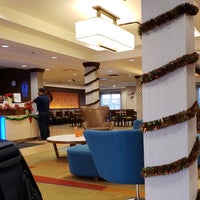 Das Foto wurde bei Fairfield Inn &amp;amp; Suites by Marriott Newark Liberty International Airport von Alice K. am 12/23/2018 aufgenommen