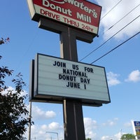 6/1/2018 tarihinde Alice K.ziyaretçi tarafından Sweetwater&amp;#39;s Donut Mill'de çekilen fotoğraf