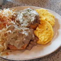Photo taken at The Omelette Shoppe by Alice K. on 6/2/2018