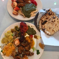 2/6/2018 tarihinde Gene B.ziyaretçi tarafından Amber Indian Restaurant'de çekilen fotoğraf