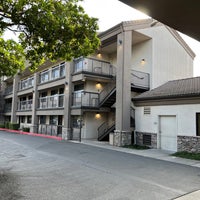 Photo taken at Hawthorn Suites by Wyndham Napa Valley by Gene B. on 8/29/2022