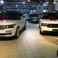 รูปภาพถ่ายที่ Jaguar / Land Rover โดย Elmurod A. เมื่อ 1/3/2015
