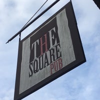 รูปภาพถ่ายที่ The Square Pub โดย Martin D. เมื่อ 5/17/2018